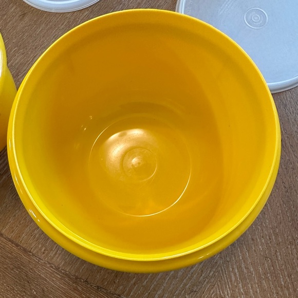 Pristine condition Tupperware yellow 2 piece set.  Lids. Never microwaved in - Picture 6 of 6
